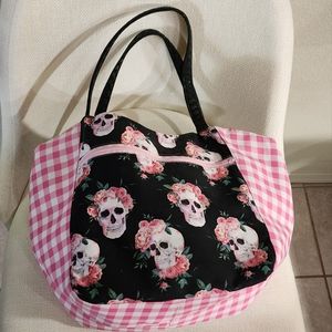 Beautiful skull tote ❤️